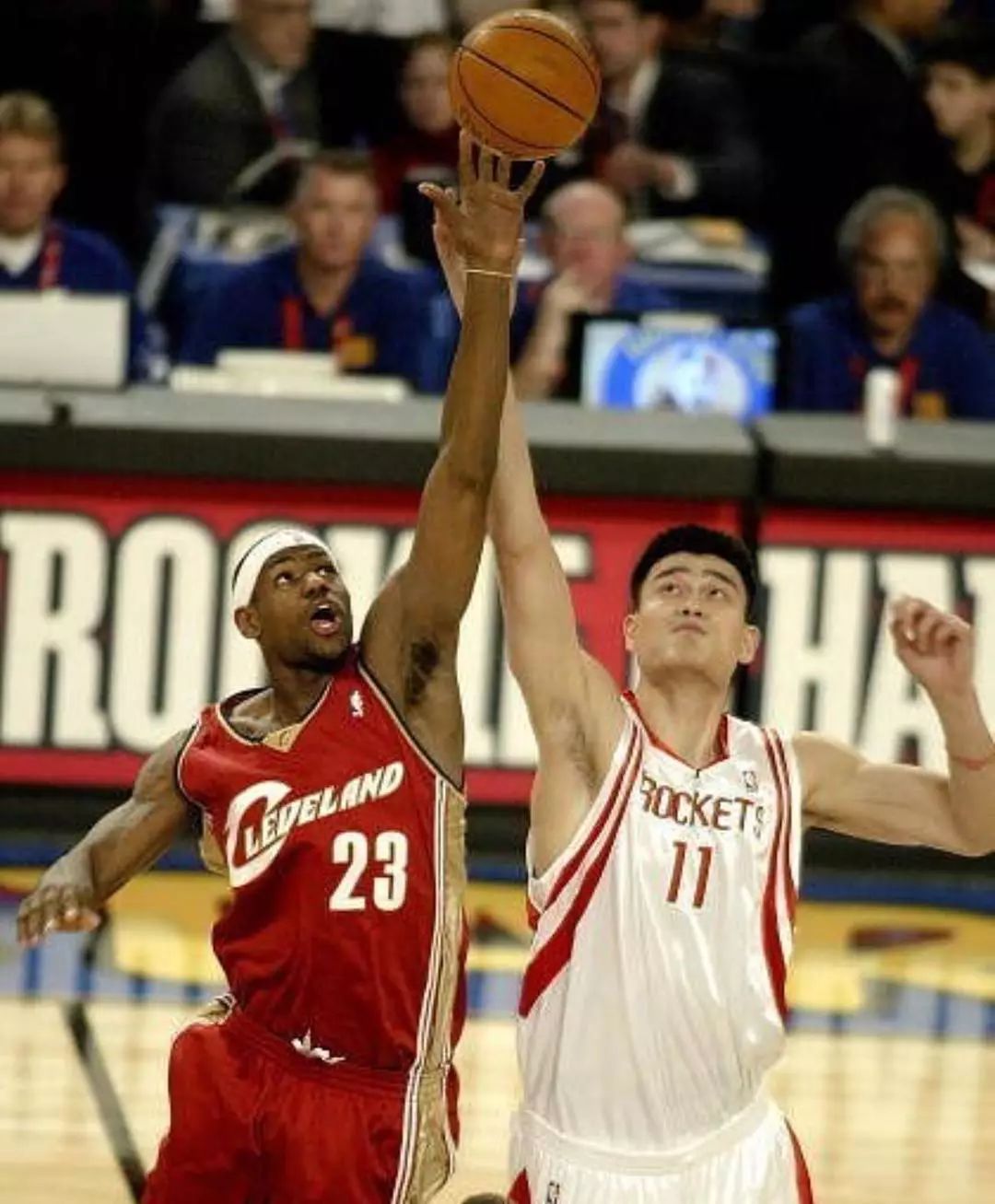 逐步向国际 逐步向国际