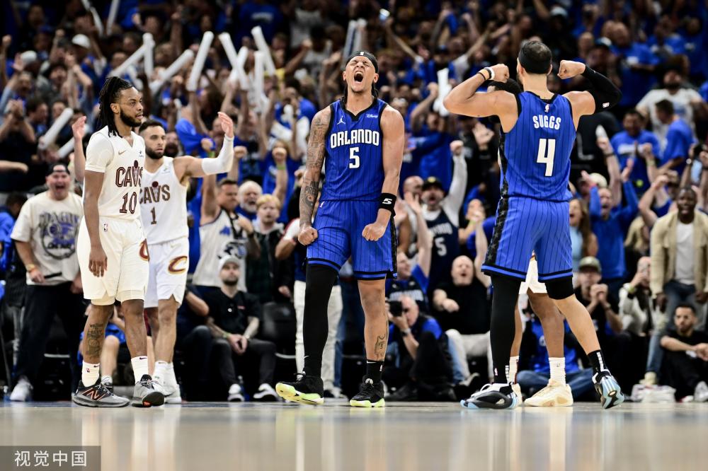 和坚定的比 和坚定的比