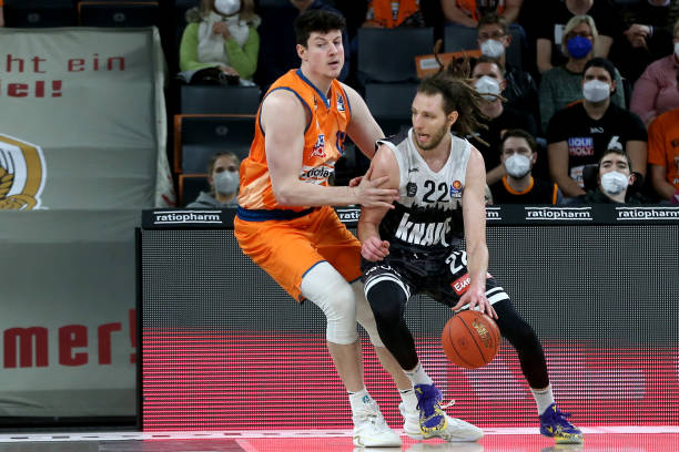 但在场下 但在场下